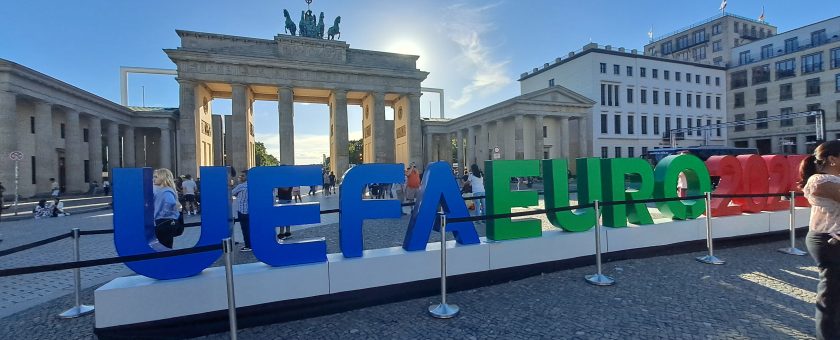 Vezana v Berlin: zakulisje modnega ateljeja