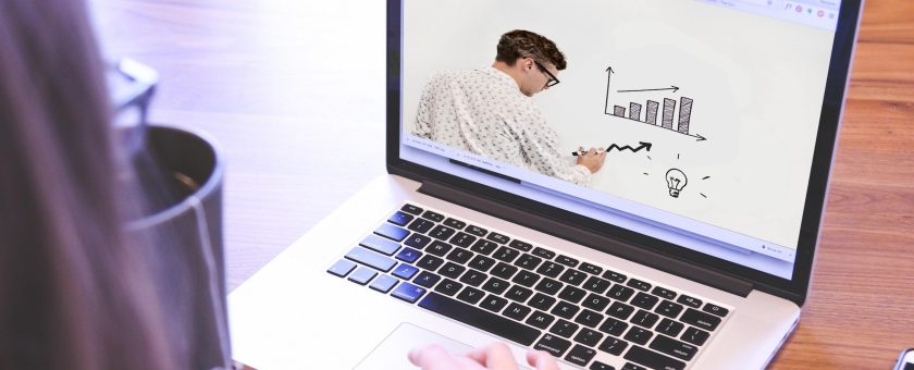 Doživi mednarodno izkušnjo z Univerzo v Tübingenu kar prek spleta